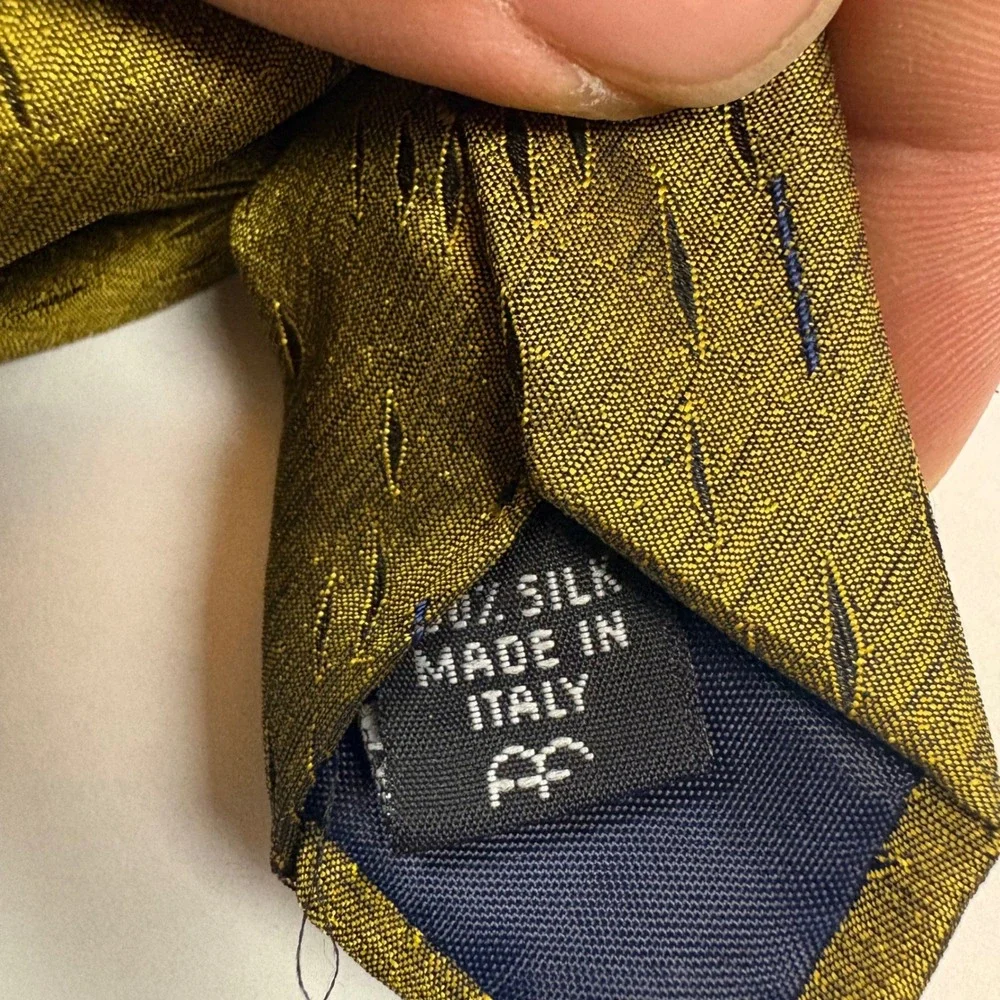 Fendi Mens Silk Necktie Olive Green Geometric Dash Pattern Made in Italy